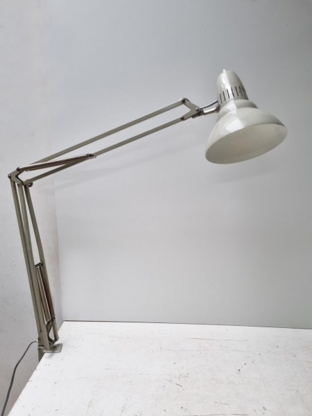 Luxo-L-1-Jac-Jacobsen-architectenlamp-bureaulamp-desklamp-vintage-Swedish-architect-desk-table-lamp