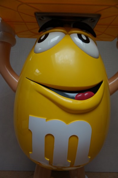 M-en-M-display-vintage-pop-art-statue-mr-peanut-winkel-rolling-store-server-advertising-figure-013