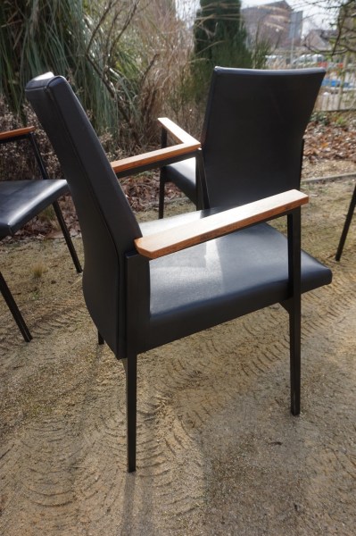 Martin-Visser-Spectrum-Gijs-vanderSluis-Tijsseling-minimalistic-midcentury-eetkamerstoel-vergaderstoelen-armstoelen-03