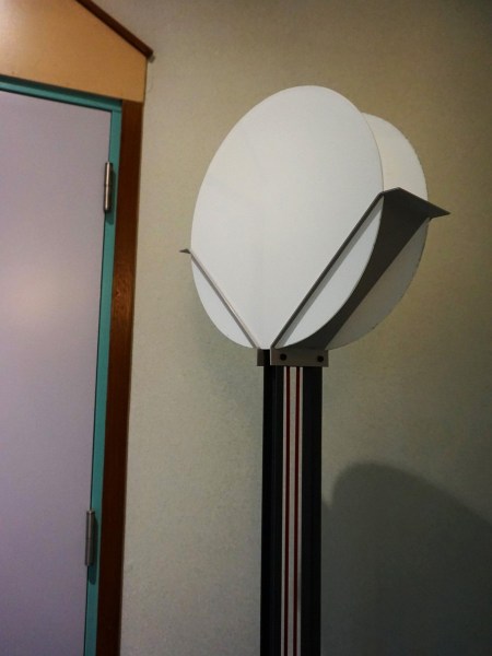 Menno-Dieperink-Lotus-Floor-Lamp-profilight-staande-lamp-Dutch-design-minimalistic-Memphis-00012