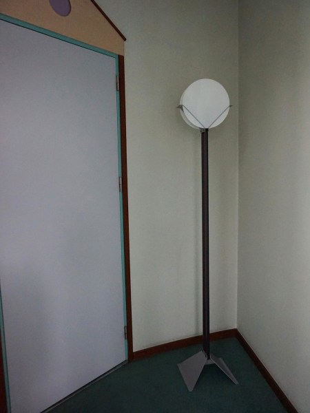 Menno-Dieperink-Lotus-Floor-Lamp-profilight-staande-lamp-Dutch-design-minimalistic-Memphis-00015