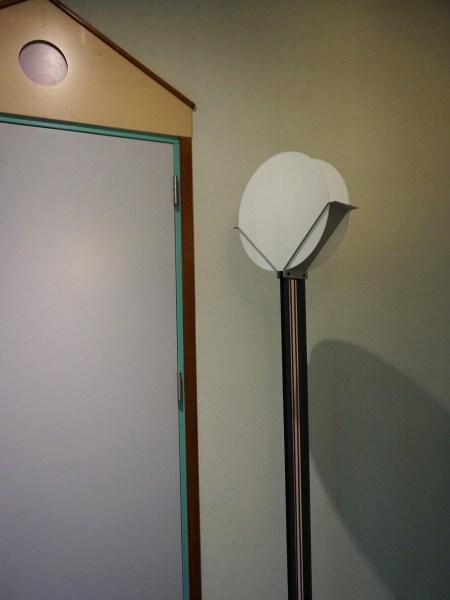 Menno-Dieperink-Lotus-Floor-Lamp-profilight-staande-lamp-Dutch-design-minimalistic-Memphis00011
