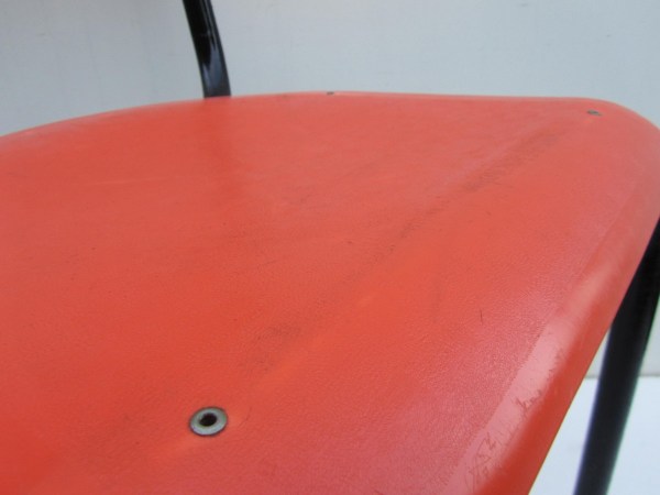 Meurop-Pierre-Pierre-Guarichie-C59-stoelen-chaise-rode-stapelstoelen-red-chairs-horecastoelen-cafestoelen-00003