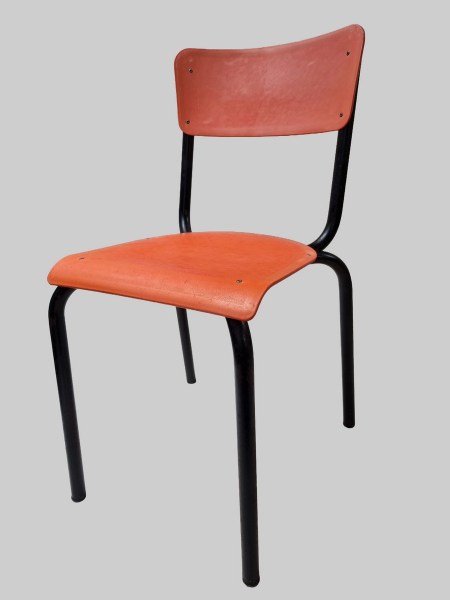 Meurop-Pierre-Pierre-Guarichie-C59-stoelen-chaise-rode-stapelstoelen-red-chairs-horecastoelen-cafestoelen-00013