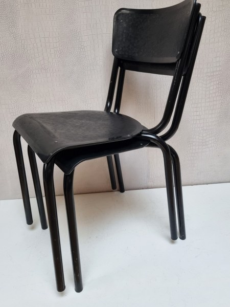 Meurop-Pierre-Pierre-Guarichie-C59-stoelen-chaise-zwarte-stapelstoelen-black-chairs-00015