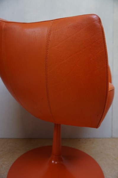 Montis-Coco-Nederlands-Design-draaistoel-tulpvoet-Space-age-oranje-leer-cocktail-lounge-chair-Dutch-leather-tulip-1-08