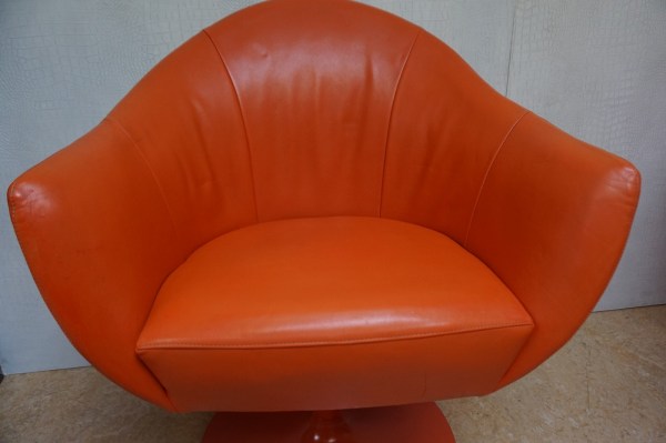Montis-Coco-Nederlands-Design-draaistoel-tulpvoet-Space-age-oranje-leer-cocktail-lounge-chair-Dutch-leather-tulip-1-10