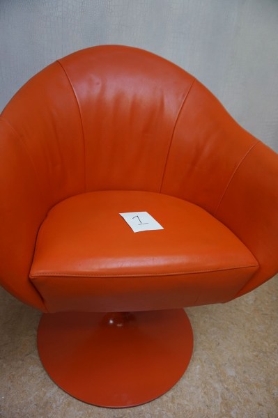 Montis-Coco-Nederlands-Design-draaistoel-tulpvoet-Space-age-oranje-leer-cocktail-lounge-chair-Dutch-leather-tulip-1-13