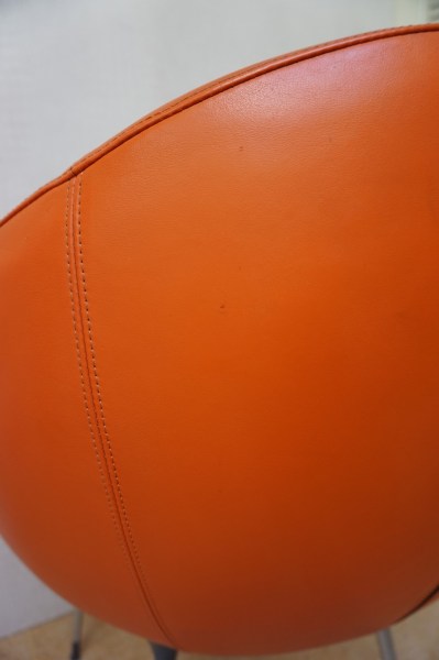 Montis-Coco-Nederlands-Design-draaistoel-tulpvoet-Space-age-oranje-leer-cocktail-lounge-chair-Dutch-leather-tulip-4-02