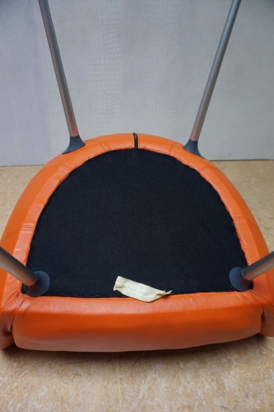 Montis-Coco-Nederlands-Design-draaistoel-tulpvoet-Space-age-oranje-leer-cocktail-lounge-chair-Dutch-leather-tulip-4-11