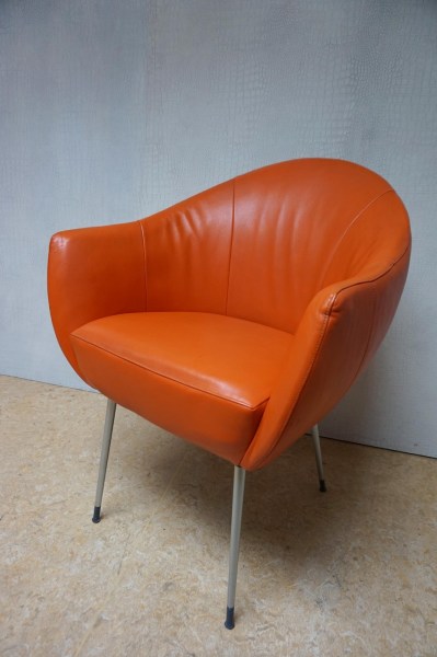 Montis-Coco-Nederlands-Design-draaistoel-tulpvoet-Space-age-oranje-leer-cocktail-lounge-chair-Dutch-leather-tulip-4-12