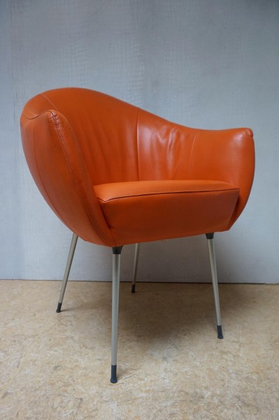 Montis-Coco-Nederlands-Design-draaistoel-tulpvoet-Space-age-oranje-leer-cocktail-lounge-chair-Dutch-leather-tulip-4-13