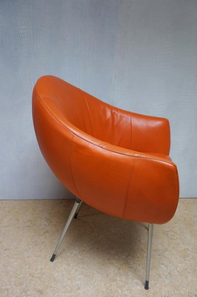 Montis-Coco-Nederlands-Design-draaistoel-tulpvoet-Space-age-oranje-leer-cocktail-lounge-chair-Dutch-leather-tulip-vier-01