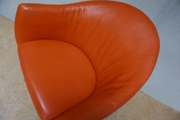 Montis-Coco-Nederlands-Design-draaistoel-tulpvoet-Space-age-oranje-leer-cocktail-lounge-chair-Dutch-leather-tulip-vier-03