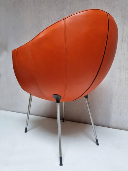 Montis-Coco-draaistoel-tulpvoet-Space-age-oranje-leer-cocktail-lounge-chair-Dutch-leather-tulip