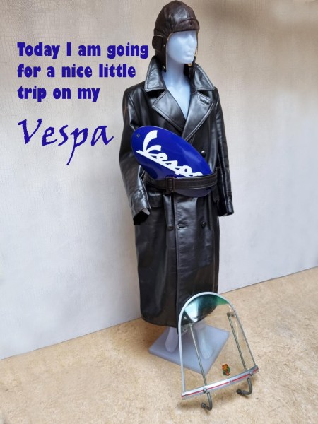 Old-enamel-sign-vespa-scooter-oldtimer-emaille-bord-leren-jas-origineel-scherm