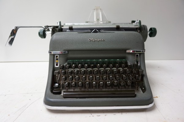 Olympia-Super-de-Luxe-SG1-typemachine-typewriter-plastic-papiergeleider-card-guide-vintage-schreibmaschine-1961