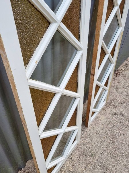 Oude-glazen-ramen-panelen-houten-frame-geel-glas-art-deco-glass-panels-windows-wooden-frame-00002