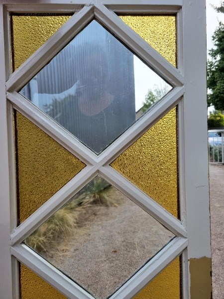 Oude-glazen-ramen-panelen-houten-frame-geel-glas-art-deco-glass-panels-windows-wooden-frame-00006