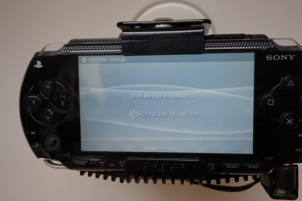 Playstation-portable-Sony-PSP-2004-PB-kiosk-demokast-demo-console-standaard-democonsole-09