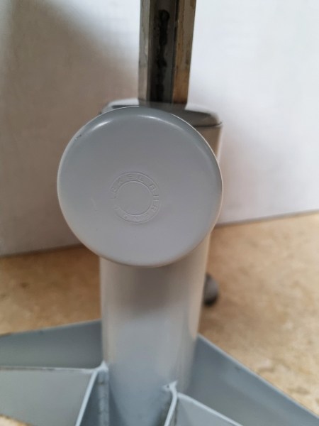 Revolve-Friso-Kramer-Ahrend-de-Cirkel-eerste-editie-first-edition-office-desk-swivel-chair-bureaustoel-00004