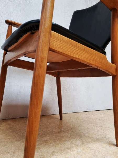 Scandinavische-armstoelen-vintage-fauteuils-teak-zwarte-skai-Scandinavian-armchairs-black-leatherette-design-00002