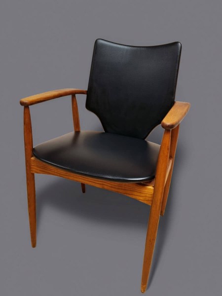 Scandinavische-armstoelen-vintage-fauteuils-teak-zwarte-skai-Scandinavian-armchairs-black-leatherette-design-00003