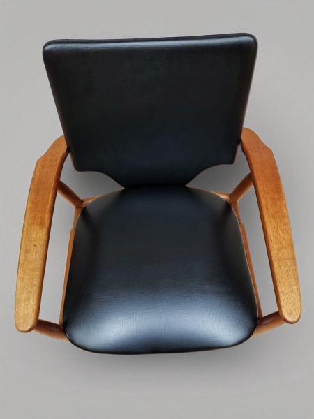Scandinavische-armstoelen-vintage-fauteuils-teak-zwarte-skai-Scandinavian-armchairs-black-leatherette-design-00005