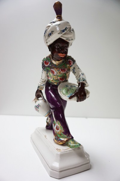 Schwarzburger-Werkstatten-Hugo-Meisel-Porcelain-Blackamoor-Painted-Figure-beeld-Mohr-orientalisme-porzellankunst