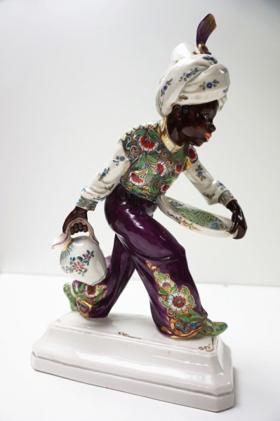 Schwarzburger-Werkstatten-Hugo-Meisel-Porcelain-Blackamoor-Painted-Figure-beeld-Mohr-orientalisme-porzellankunst