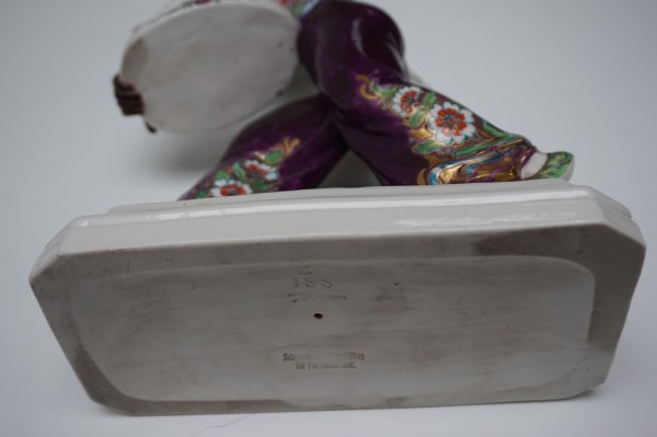 Schwarzburger-Werkstatten-Hugo-Meisel-Porcelain-Blackamoor-Painted-Figure-beeld-Mohr-orientalisme-porzellankunst