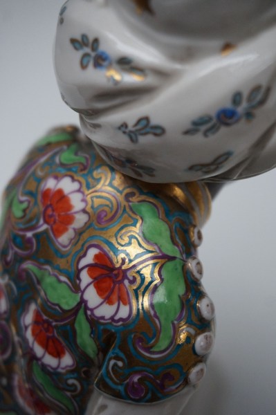 Schwarzburger-Werkstatten-Hugo-Meisel-Porcelain-Blackamoor-Painted-Figure-beeld-Mohr-orientalisme-porzellankunst
