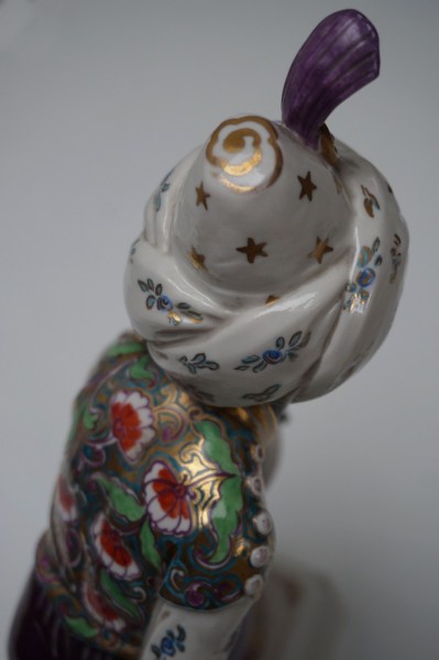 Schwarzburger-Werkstatten-Hugo-Meisel-Porcelain-Blackamoor-Painted-Figure-beeld-Mohr-orientalisme-porzellankunst