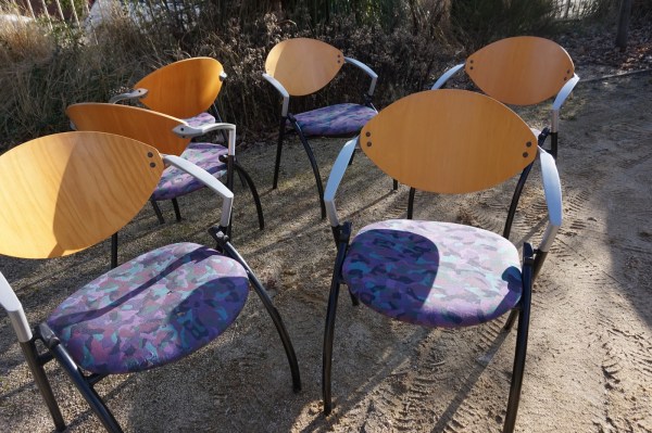 Vepa-Alpine-Memphis-style-stapelbare-stoelen-stackable-conference-dining-chairs-eetkamerstoel-vergarderstoel