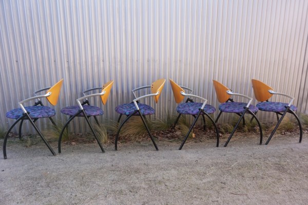 Vepa-Alpine-Memphis-style-stapelbare-stoelen-stackable-conference-dining-chairs-eetkamerstoel-vergarderstoel