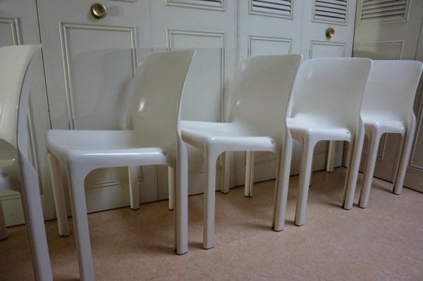Vintage-Selene-Chairs-by-Vico-Magistretti-Artemide-stoelen