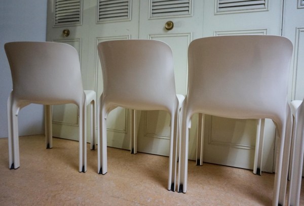 Vintage-Selene-Chairs-by-Vico-Magistretti-Artemide-stoelen