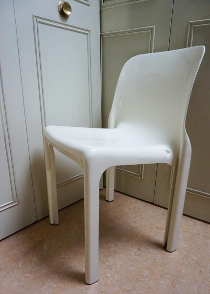 Vintage-Selene-Chairs-by-Vico-Magistretti-Artemide-stoelen