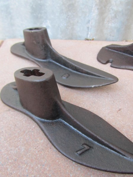 Vintage-schoenmakersstandaard-schoenmakersleest-gietijzeren-schoenvormen-Cobble-anvil-Stand-Cast-Iron-Shoe-Forms-00008