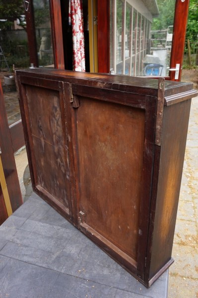 Vitrinekast-prijzenkast-hangvitrine-muurvitrine-achterkant-deuren-art-deco-eiken-oak-hanging-display-cabinet-trophy-02