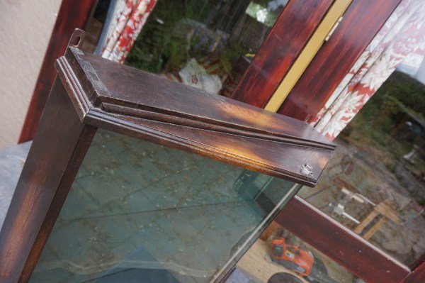 Vitrinekast-prijzenkast-hangvitrine-muurvitrine-achterkant-deuren-art-deco-eiken-oak-hanging-display-cabinet-trophy-07