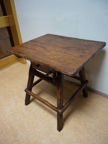 Wabi-Sabi-table-rustic-work-swiss-banker-merchant-primitive_14