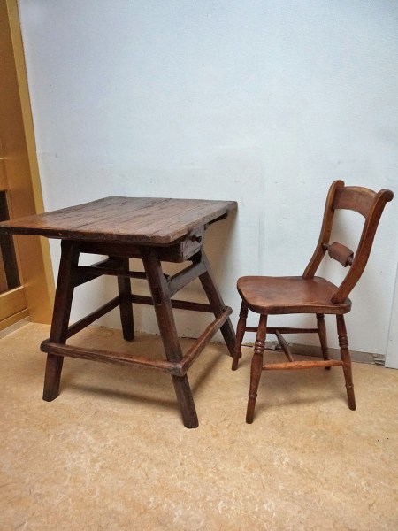 Wabi-Sabi-table-rustic-work-swiss-banker-merchant-primitive_19