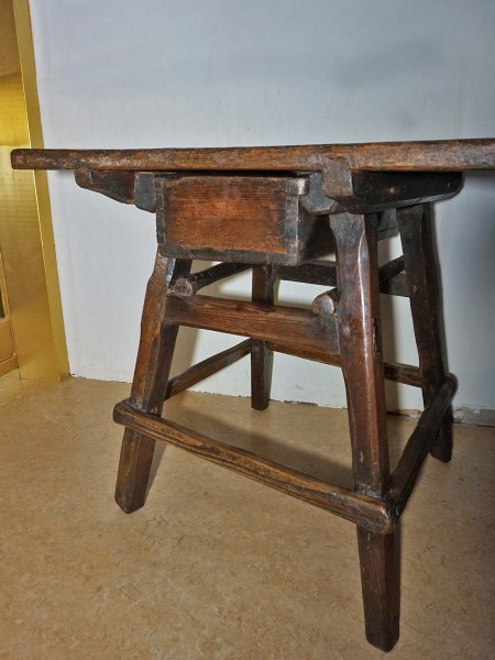 Wabi-Sabi-table-rustic-work-swiss-banker-merchant-primitive_23