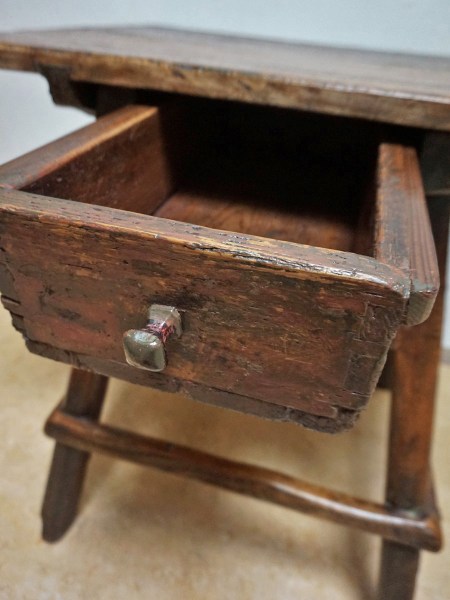 Wabi-Sabi-table-rustic-work-swiss-banker-merchant-primitive_7