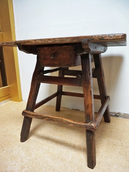 Wabi-Sabi-table-rustic-work-swiss-banker-merchant-primitive_8