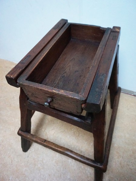 Wabi-Sabi-table-rustic-work-swiss-bankers-merchants-primitive_2