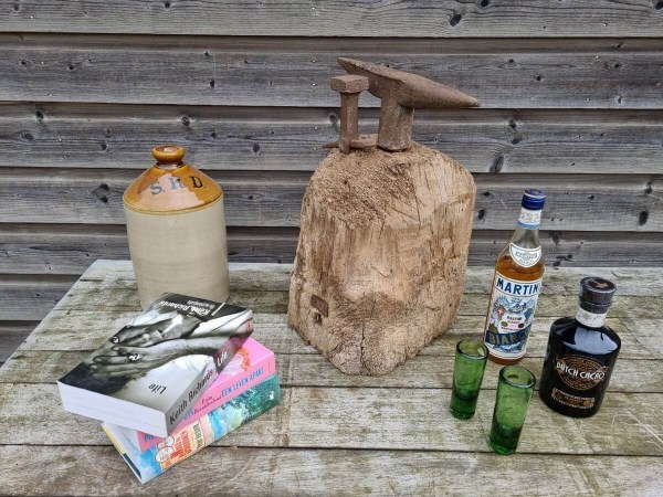 antiek-aambeeld-haarspit-boer-zeis-steckamboss-anvil-country-wabi-sabi-industrieel-interior-rustic-farmhouse-industrial-00001