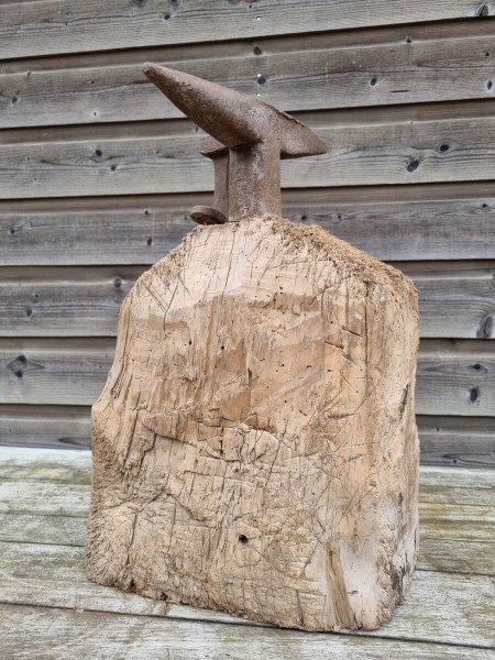 antiek-aambeeld-haarspit-boer-zeis-steckamboss-anvil-country-wabi-sabi-industrieel-interior-rustic-farmhouse-industrial-00003