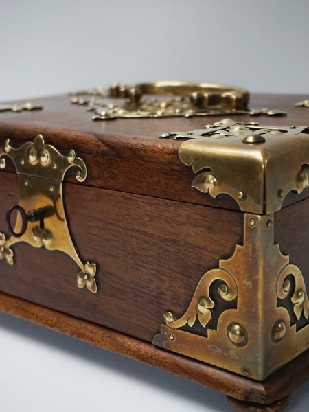 antiek-nederlands-engels-kistje-notenhout-koper-messing-bijbel-documenten-box-coffer-antique-walnut-brass-Dutch